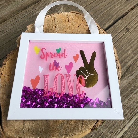 𝅺“spread The Love” Kid’s Motivational Decor Sign - Picture 4 of 5